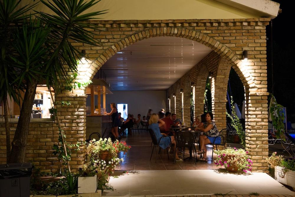 Amalia Hotel (Adults Only) Дассия Экстерьер фото