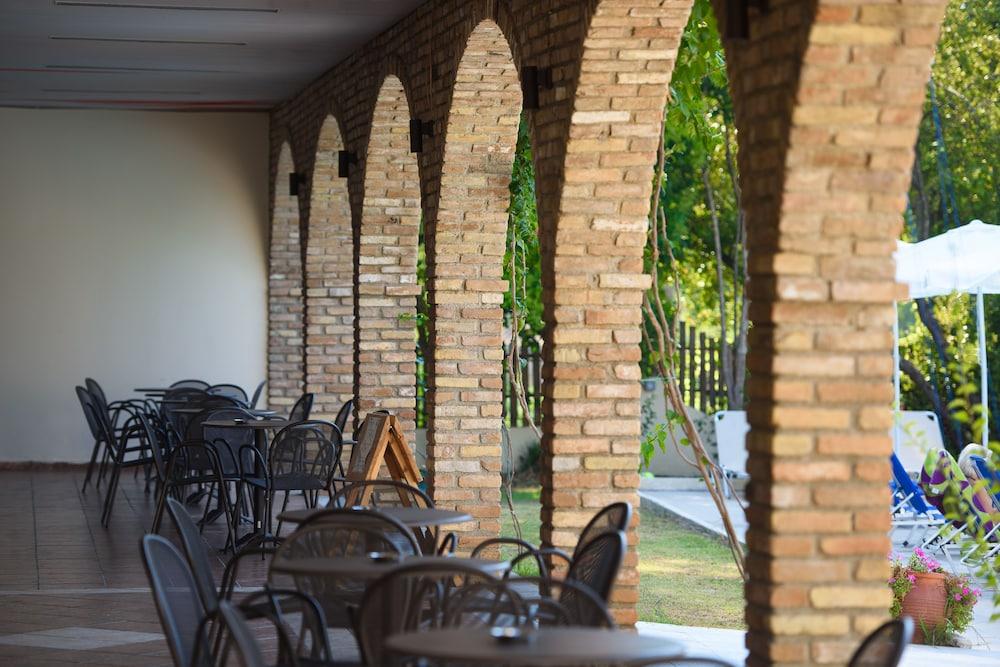 Amalia Hotel (Adults Only) Дассия Экстерьер фото