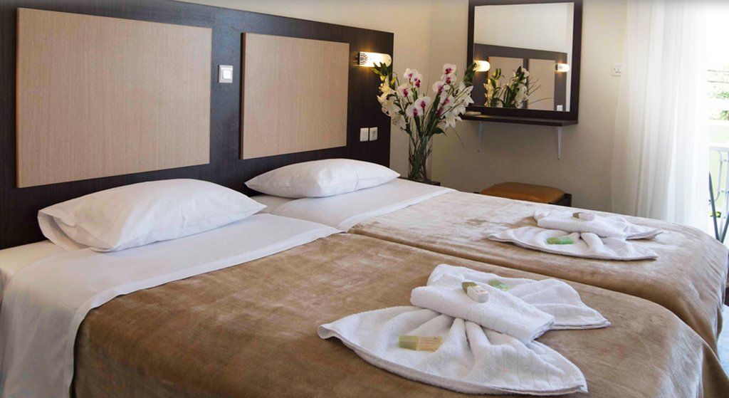 Amalia Hotel (Adults Only) Дассия Экстерьер фото